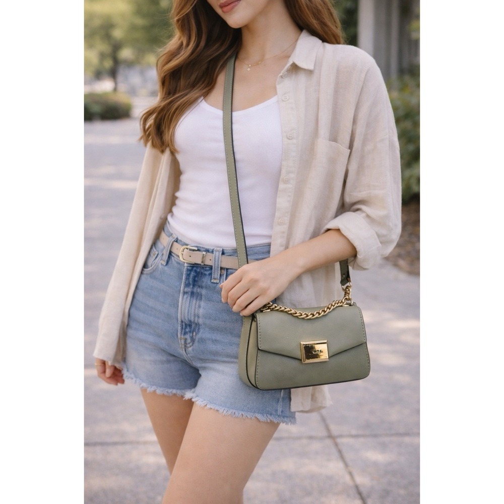 Michael Kors Beige Crossbody (5x7)